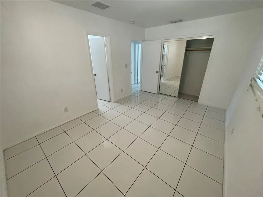 845 NW 10TH AVENUE Dania Beach, FL 33004