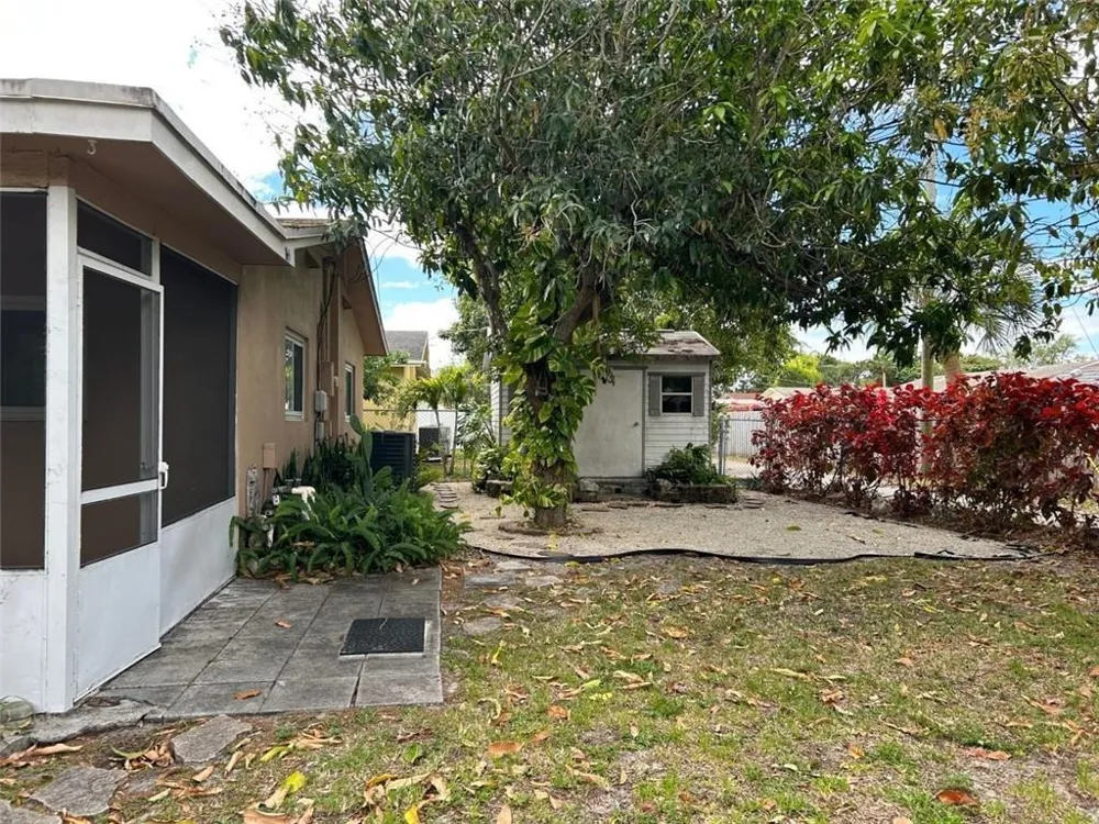 845 NW 10TH AVENUE Dania Beach, FL 33004