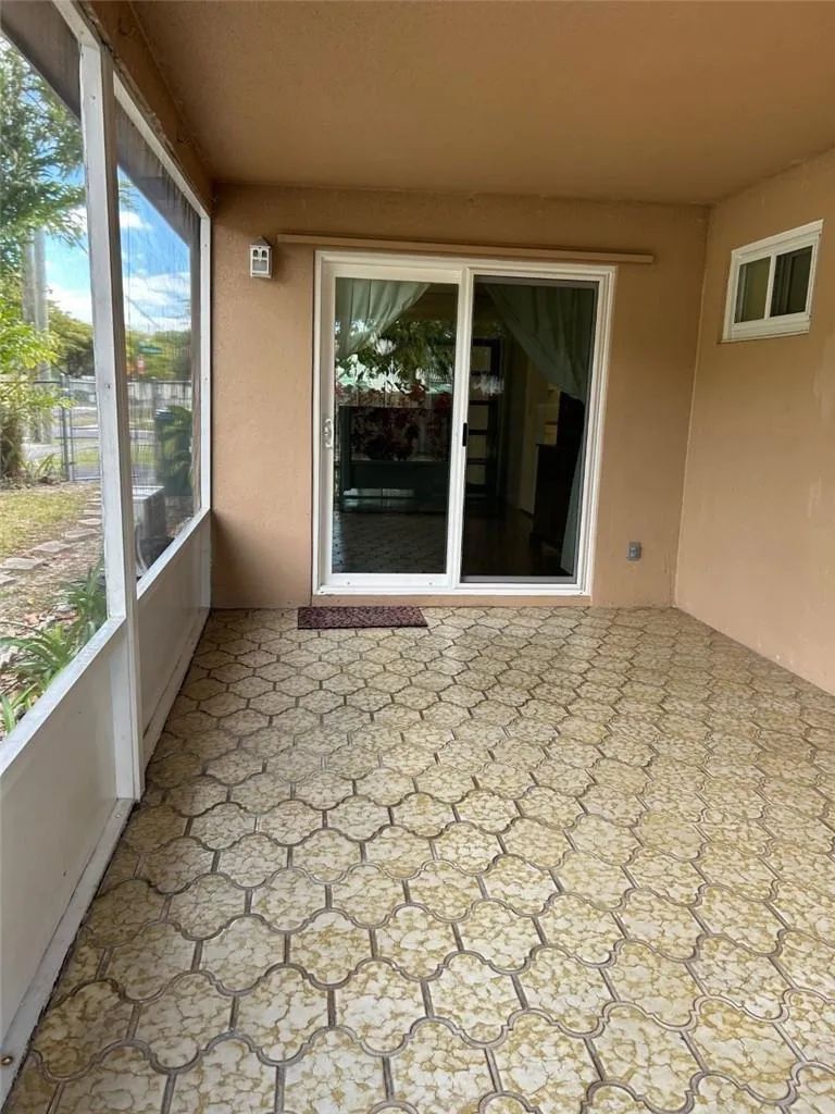 845 NW 10TH AVENUE Dania Beach, FL 33004