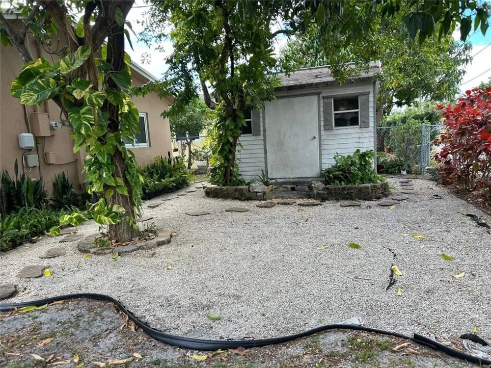 845 NW 10TH AVENUE Dania Beach, FL 33004