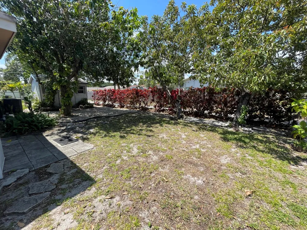 845 NW 10TH AVENUE Dania Beach, FL 33004