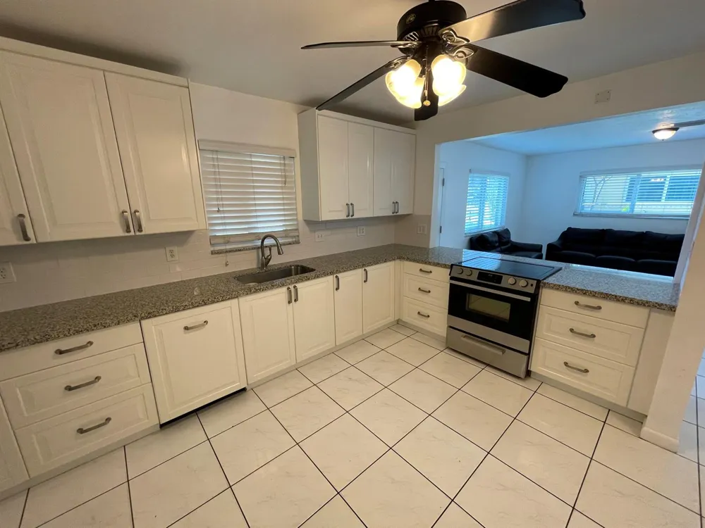 845 NW 10TH AVENUE Dania Beach, FL 33004