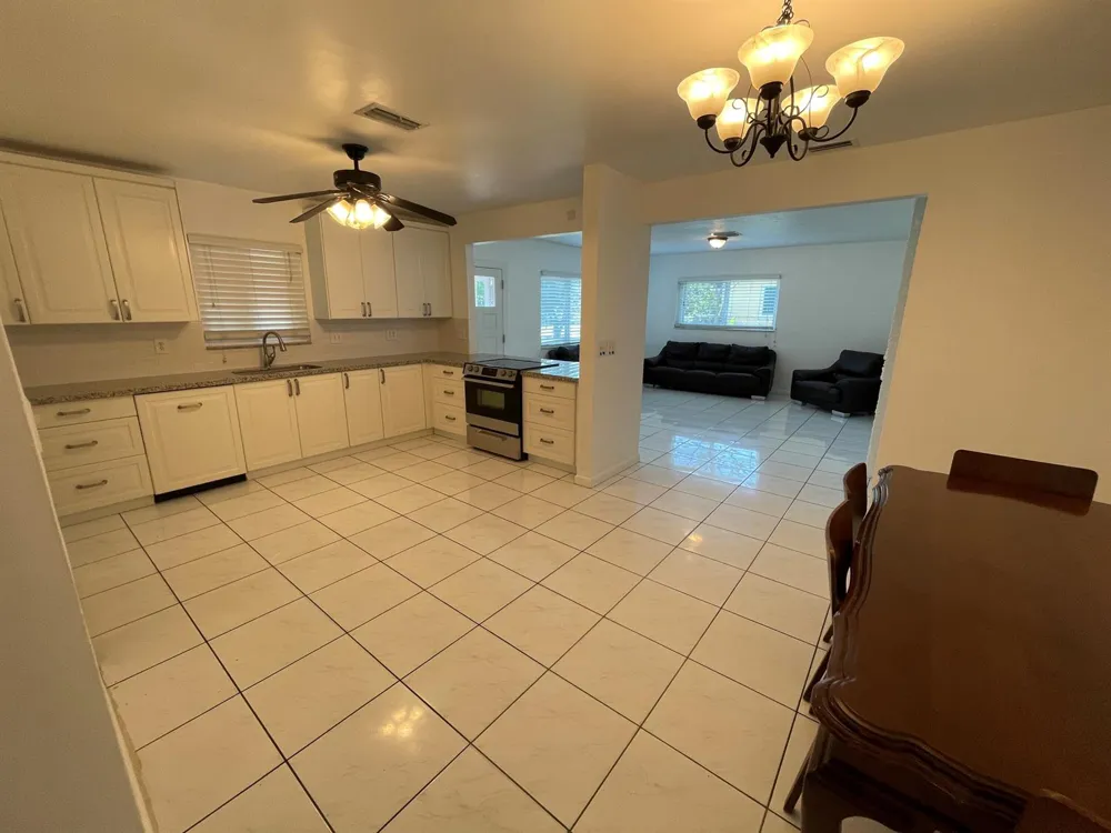 845 NW 10TH AVENUE Dania Beach, FL 33004