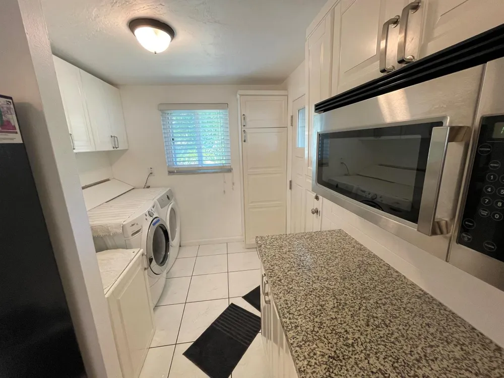 845 NW 10TH AVENUE Dania Beach, FL 33004