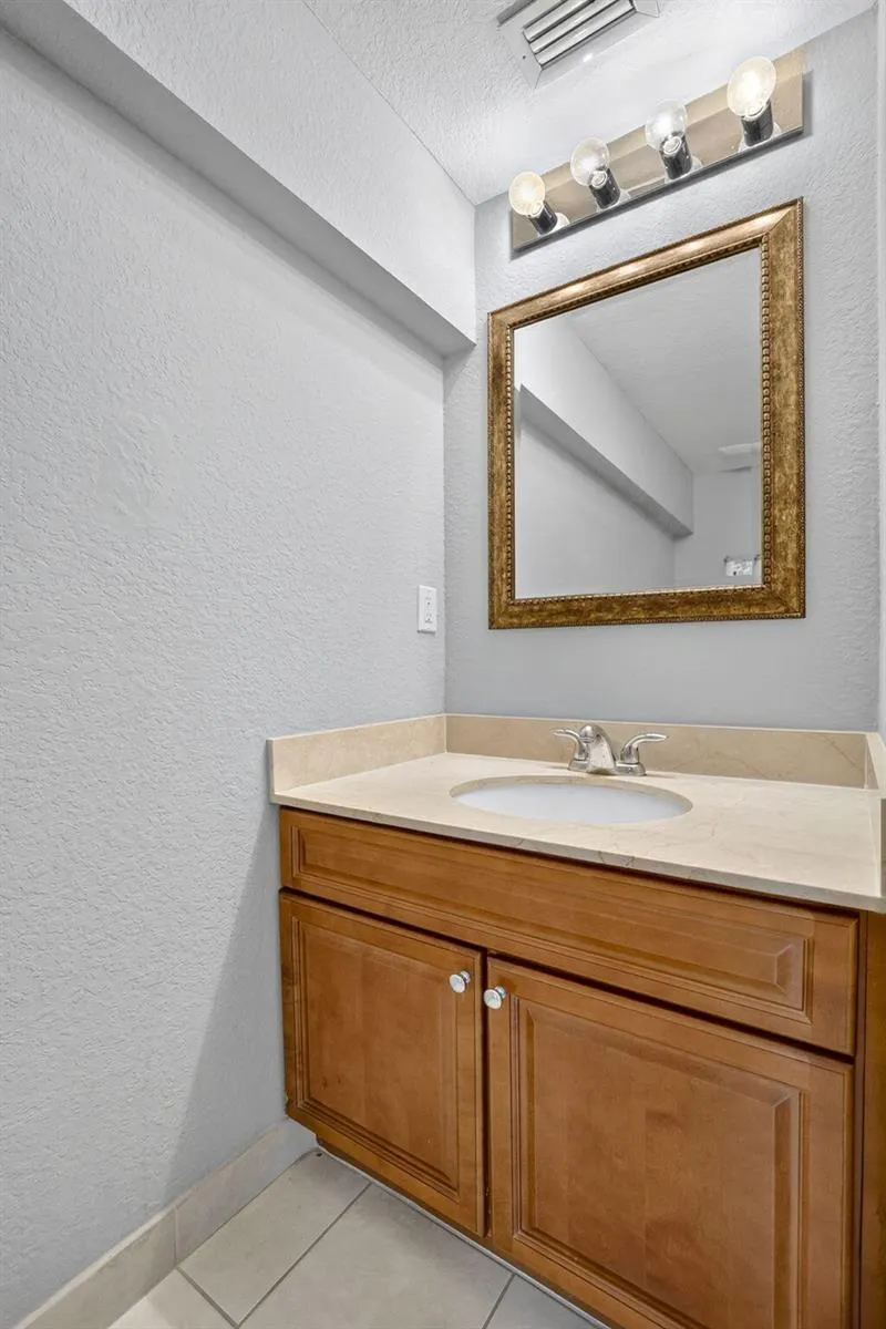 433 NE 1ST STREET Pompano Beach, FL 33060