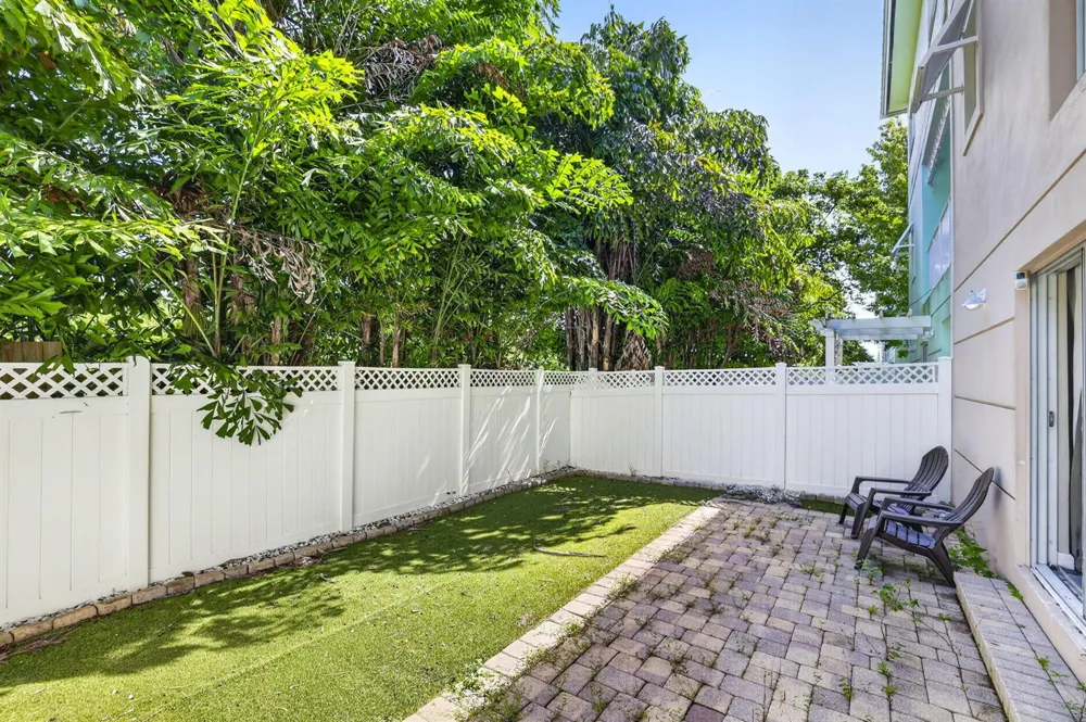 433 NE 1ST STREET Pompano Beach, FL 33060