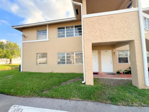 843 Twin Lakes Drive #30B