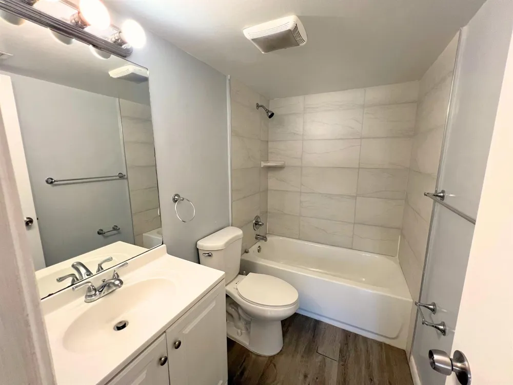 843 Twin Lakes Drive #30B Coral Springs, FL 33071