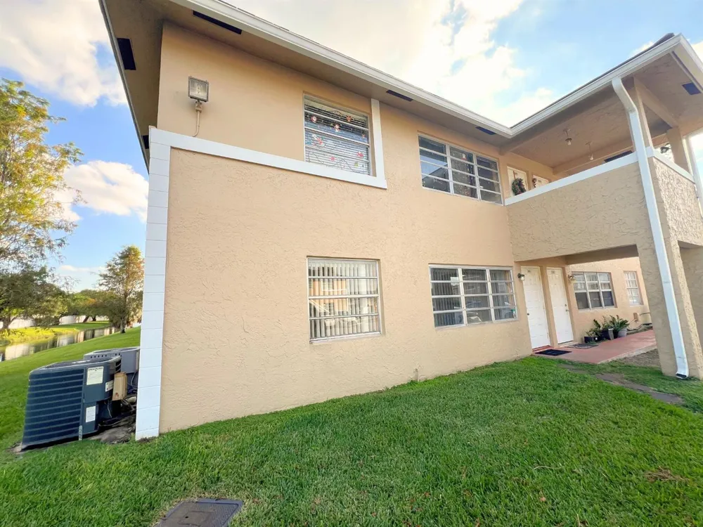 843 Twin Lakes Drive #30B Coral Springs, FL 33071