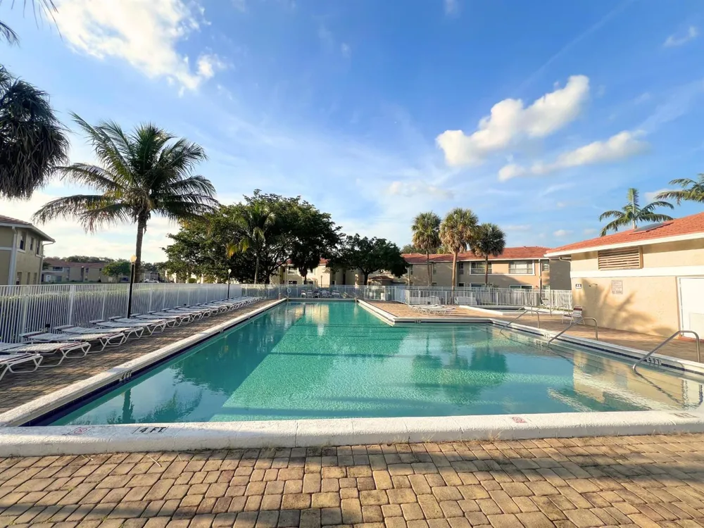 843 Twin Lakes Drive #30B Coral Springs, FL 33071
