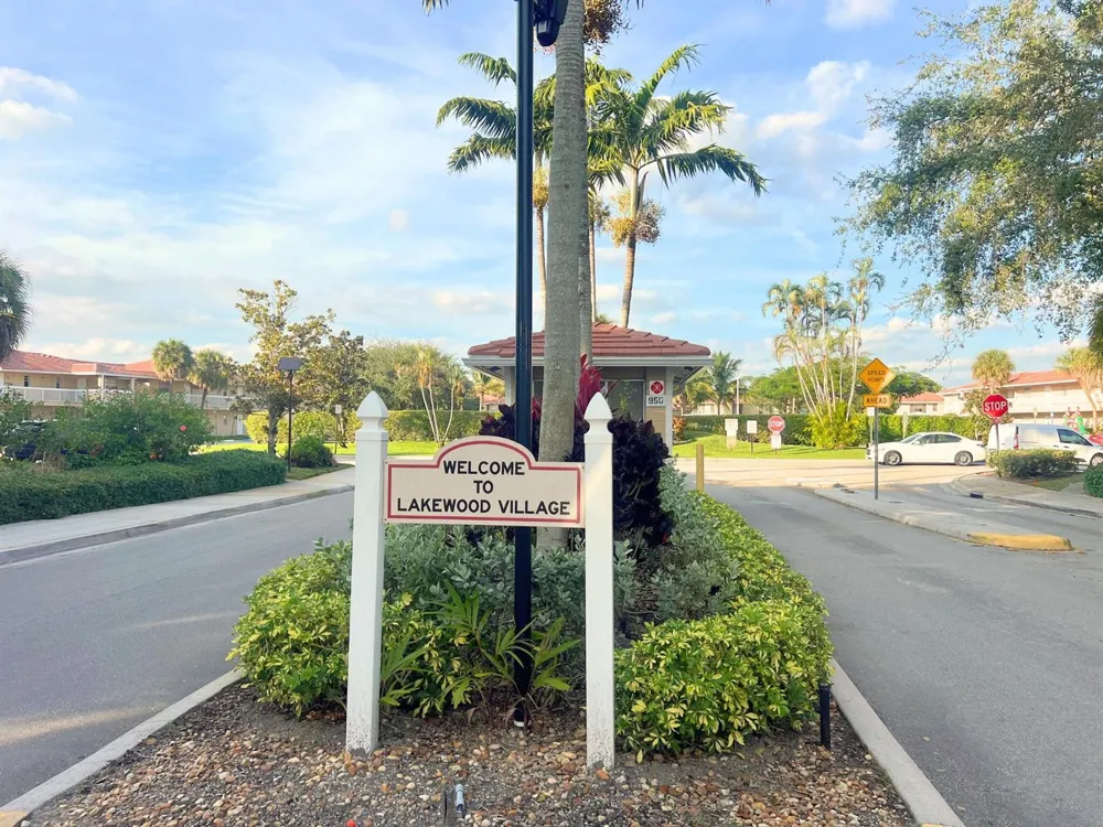 843 Twin Lakes Drive #30B Coral Springs, FL 33071