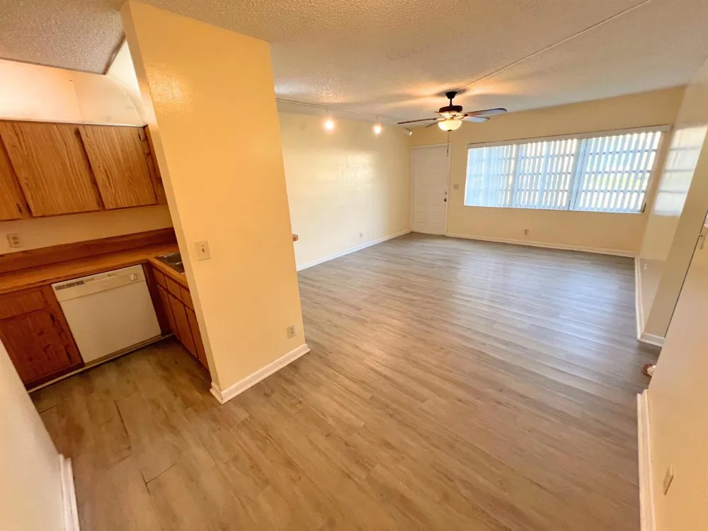 843 Twin Lakes Drive #30B Coral Springs, FL 33071
