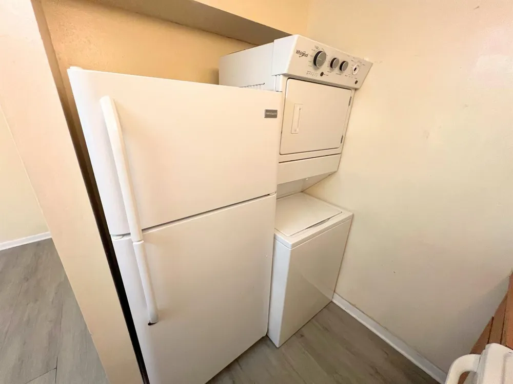 843 Twin Lakes Drive #30B Coral Springs, FL 33071