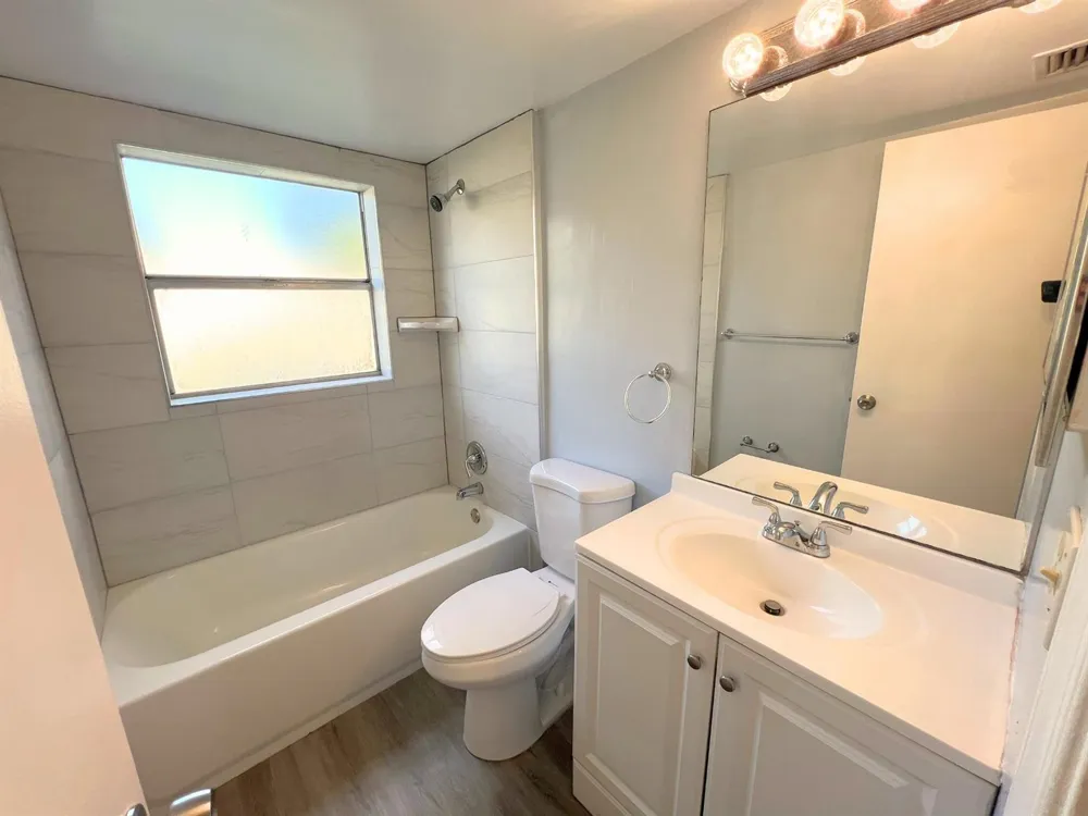 843 Twin Lakes Drive #30B Coral Springs, FL 33071