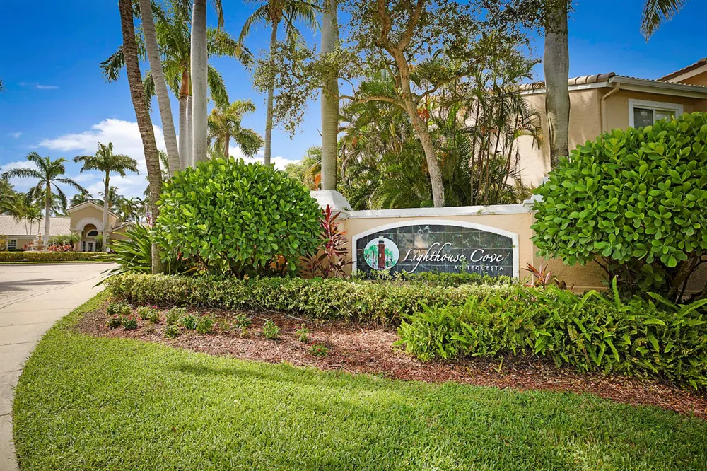 272 VILLAGE BOULEVARD #7212 Tequesta, FL 33469