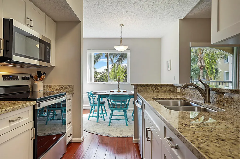 272 VILLAGE BOULEVARD #7212 Tequesta, FL 33469