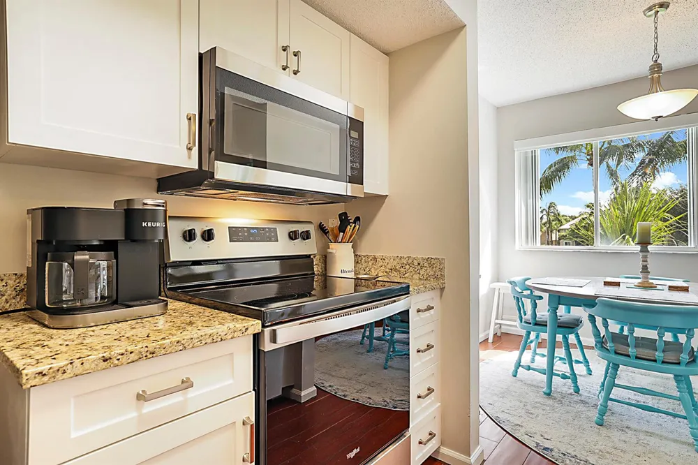 272 VILLAGE BOULEVARD #7212 Tequesta, FL 33469