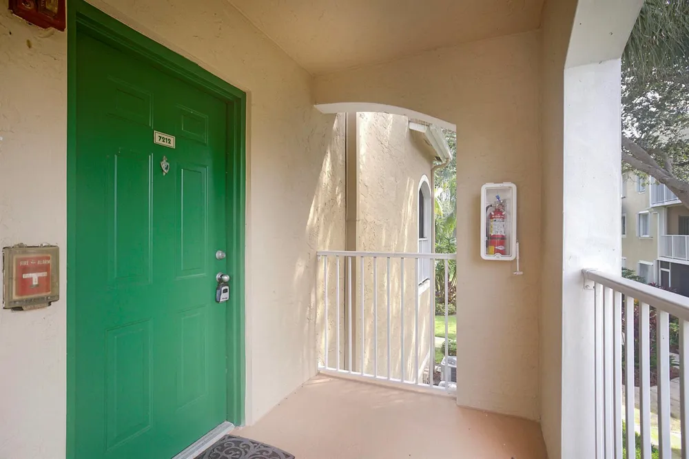 272 VILLAGE BOULEVARD #7212 Tequesta, FL 33469