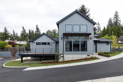 1110 Divine Lane