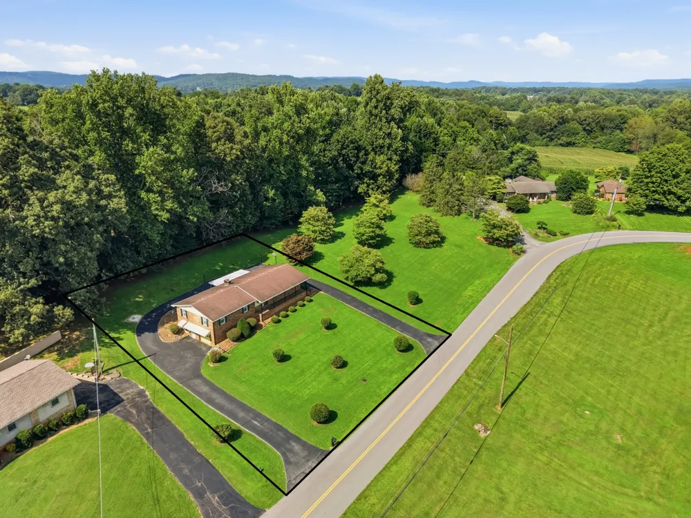 412 Freedom Trl Sparta, TN 38583