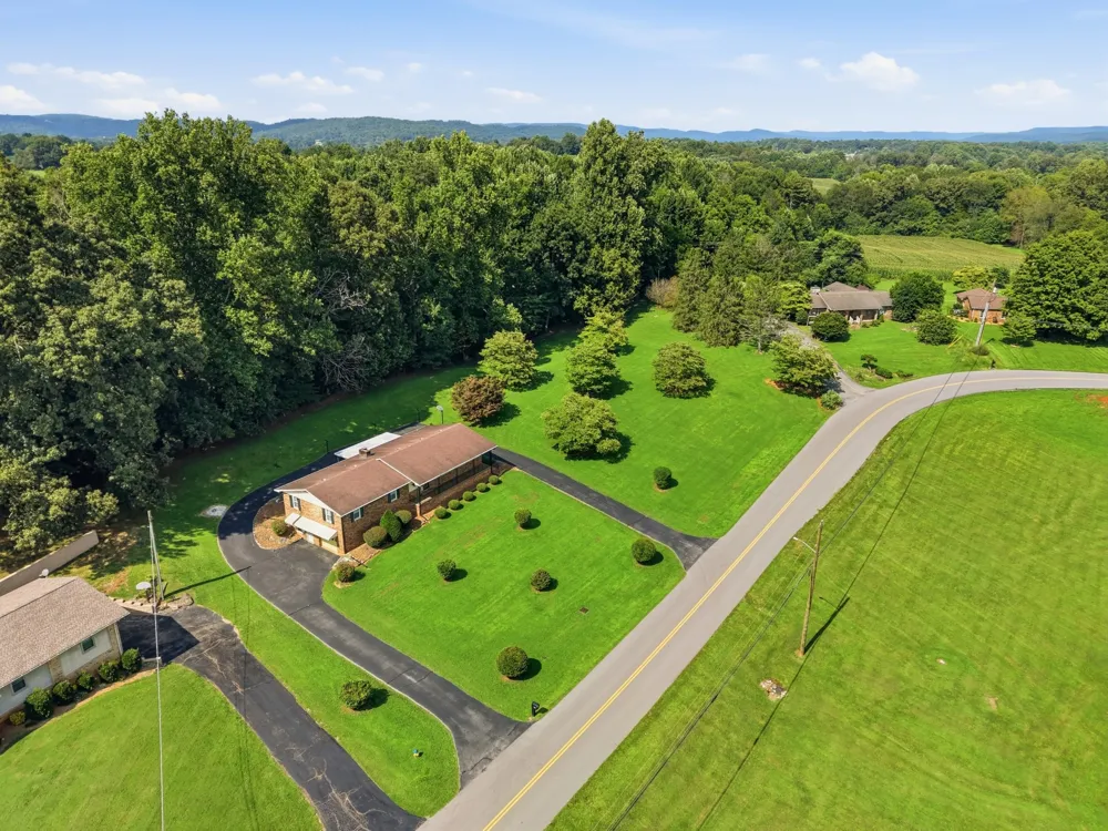 412 Freedom Trl Sparta, TN 38583