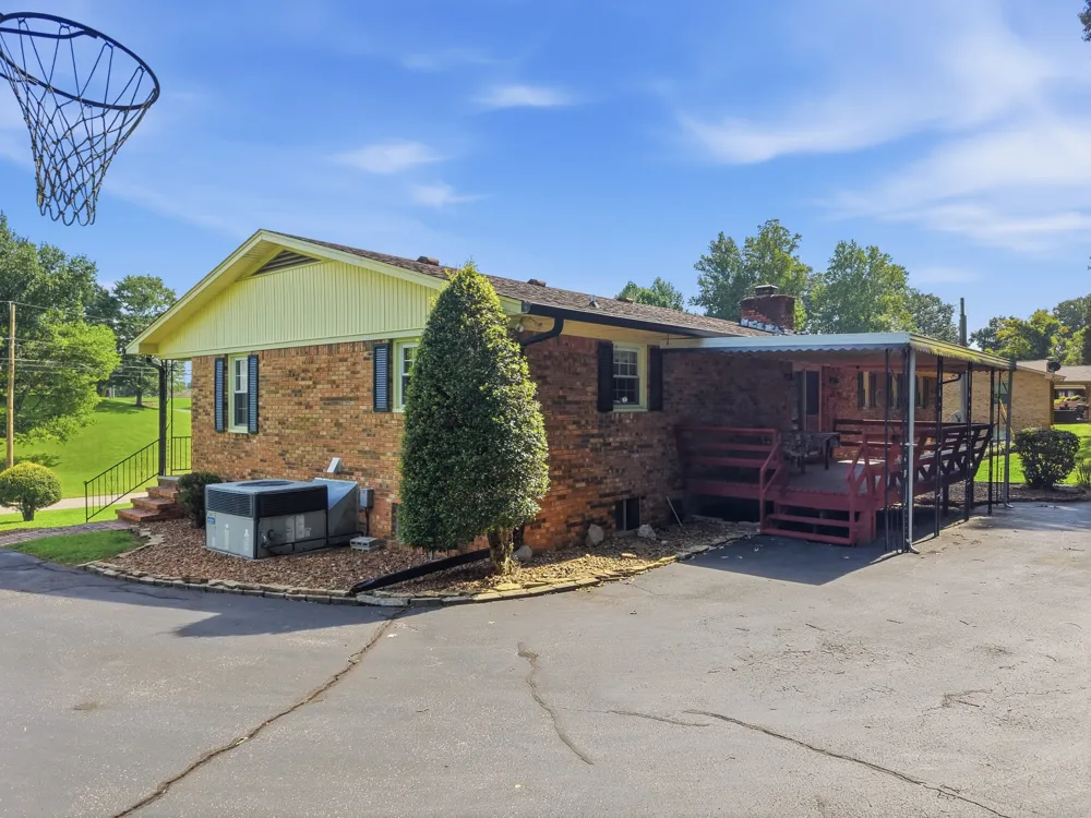 412 Freedom Trl Sparta, TN 38583