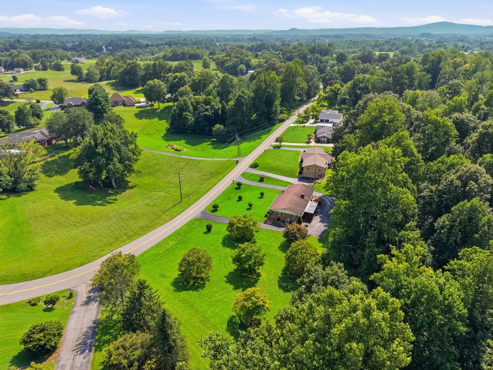 412 Freedom Trl Sparta, TN 38583