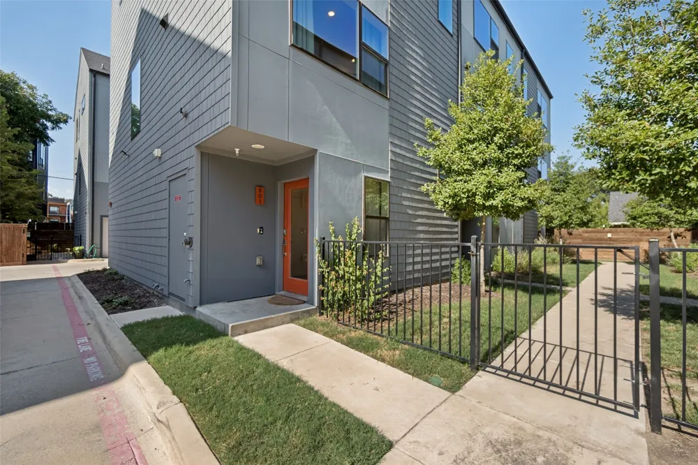 427 W 10th Street #601 Dallas, TX 75208