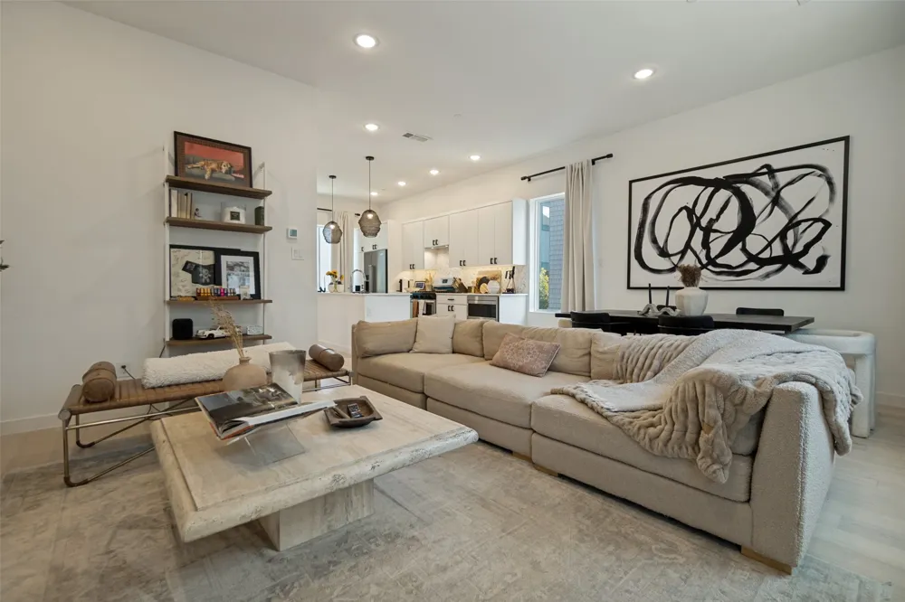 427 W 10th Street #601 Dallas, TX 75208