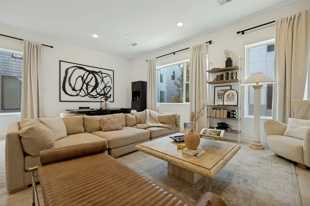 427 W 10th Street #601 Dallas, TX 75208