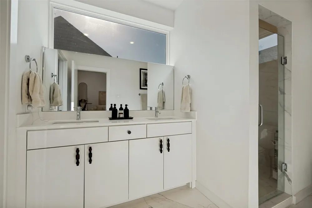 427 W 10th Street #601 Dallas, TX 75208