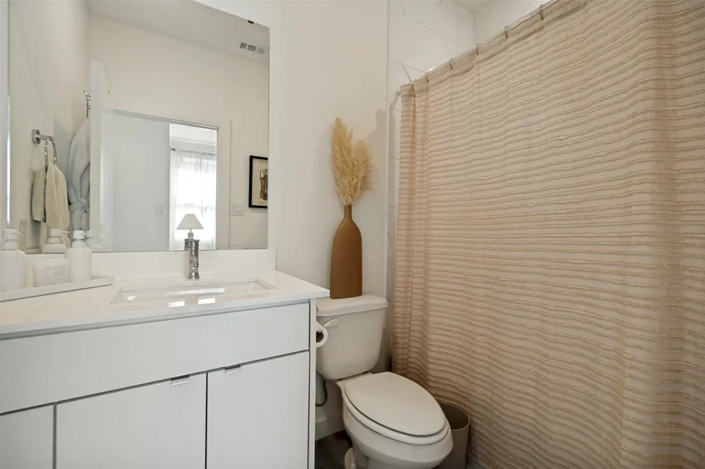 427 W 10th Street #601 Dallas, TX 75208