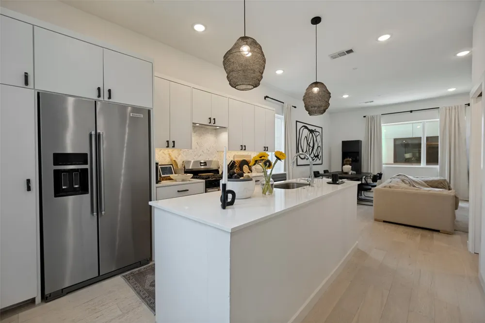 427 W 10th Street #601 Dallas, TX 75208