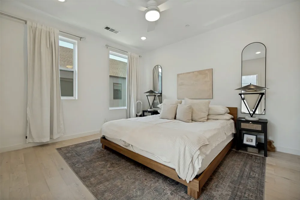 427 W 10th Street #601 Dallas, TX 75208