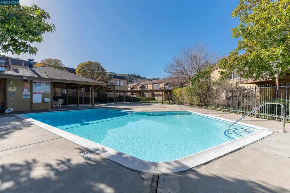 5318 Ridgeview Cir #5 El Sobrante, CA 94803