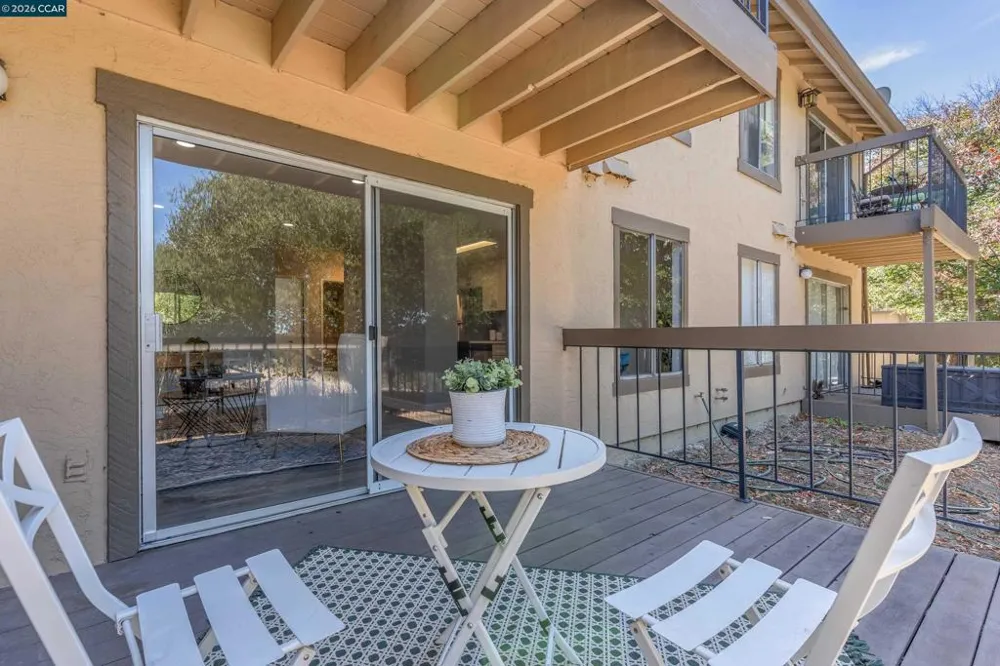 5318 Ridgeview Cir #5 El Sobrante, CA 94803