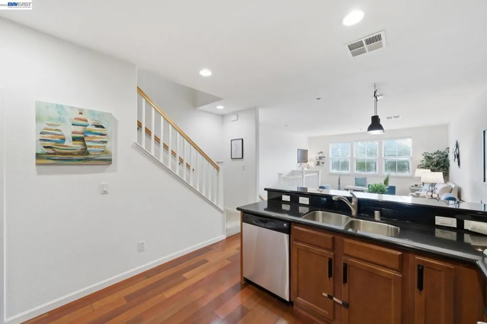 1012 Martin Luther King Dr Hayward, CA 94541