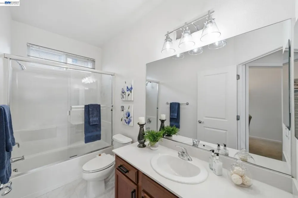 1012 Martin Luther King Dr Hayward, CA 94541