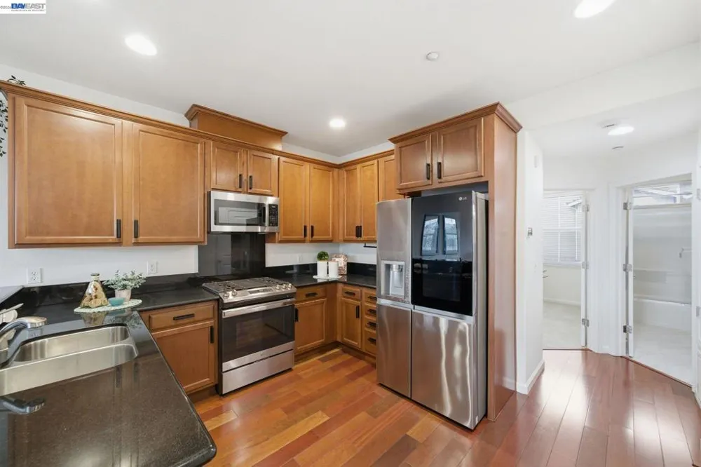 1012 Martin Luther King Dr Hayward, CA 94541