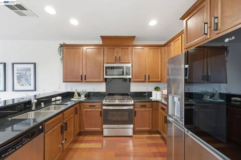 1012 Martin Luther King Dr Hayward, CA 94541