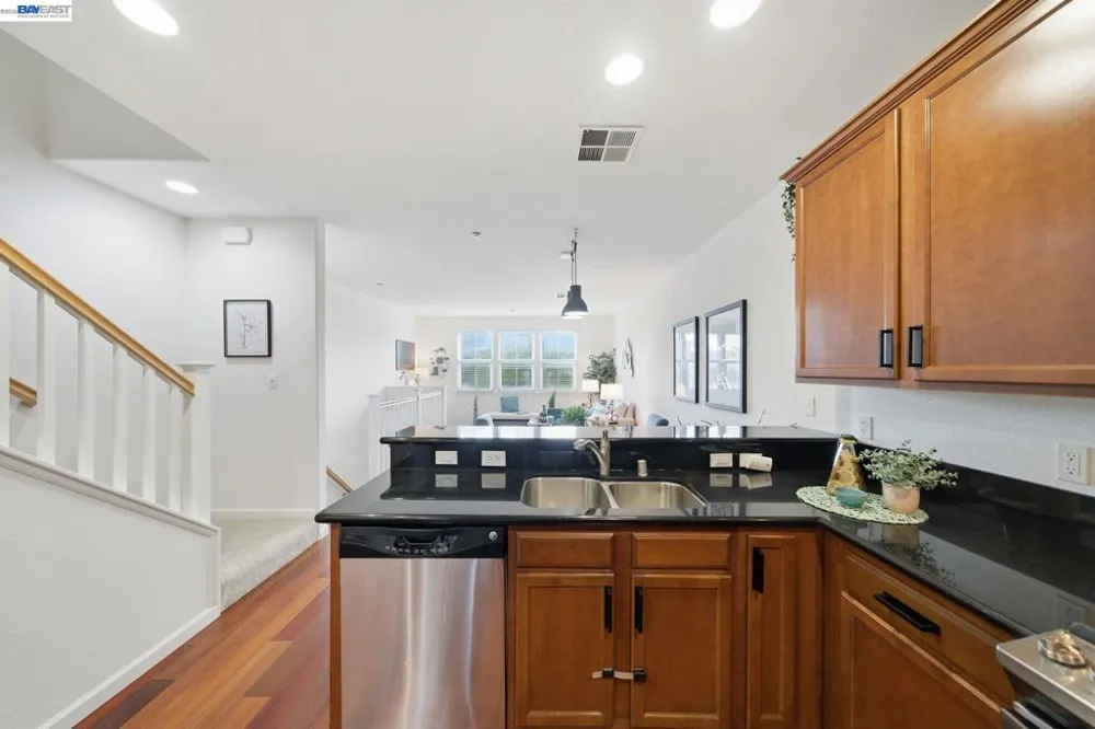 1012 Martin Luther King Dr Hayward, CA 94541