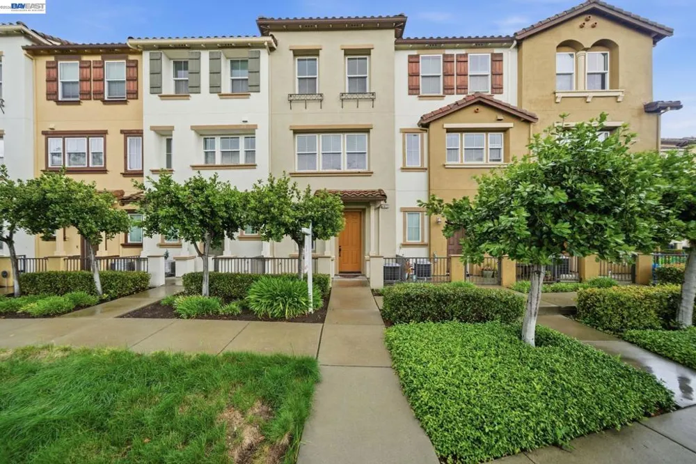 1012 Martin Luther King Dr Hayward, CA 94541