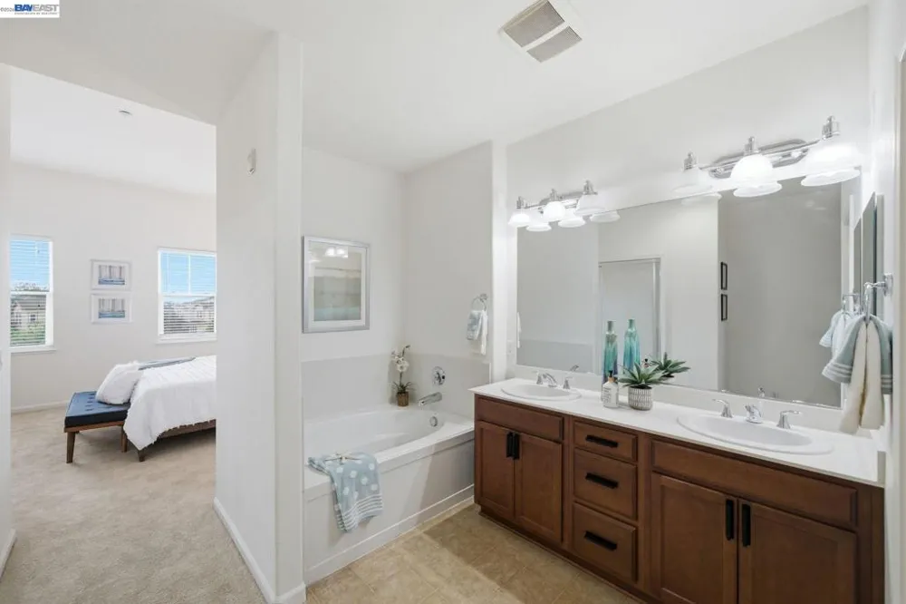 1012 Martin Luther King Dr Hayward, CA 94541