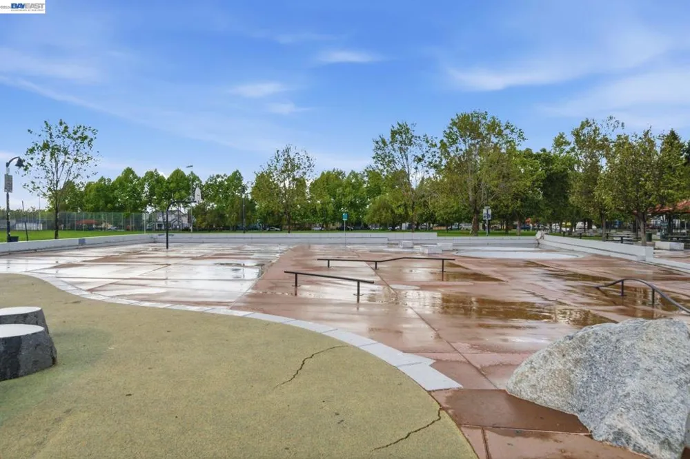 1012 Martin Luther King Dr Hayward, CA 94541