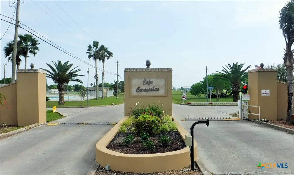 1664 W Bayshore Drive Palacios, TX 77465