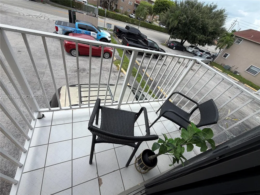 5935 W 26th Ave #204 Hialeah, FL 33016