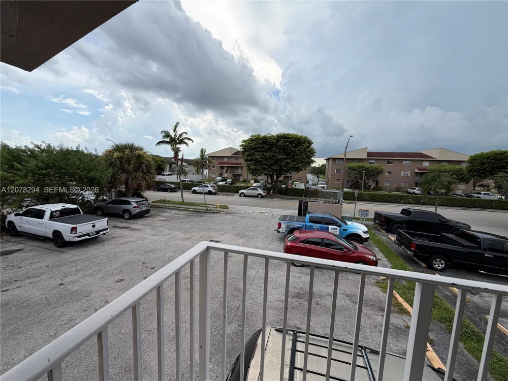 5935 W 26th Ave #204 Hialeah, FL 33016