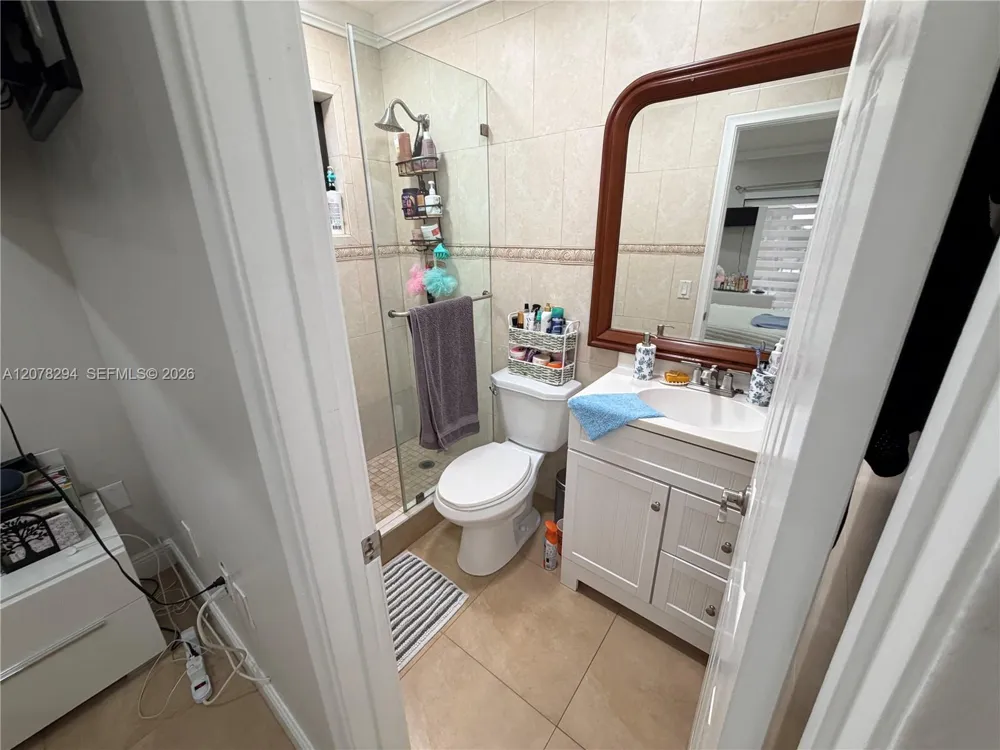 5935 W 26th Ave #204 Hialeah, FL 33016