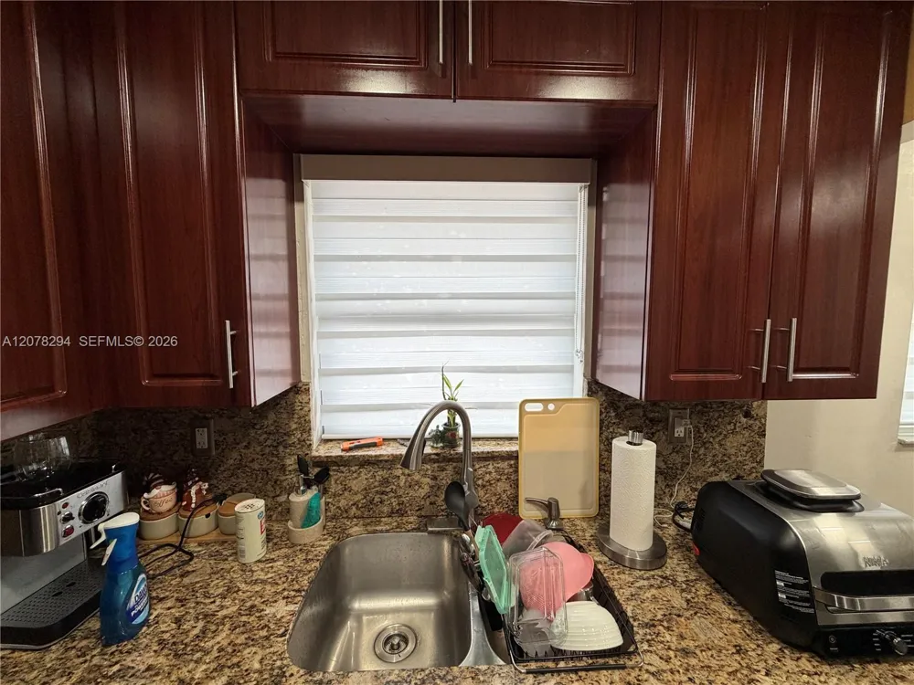 5935 W 26th Ave #204 Hialeah, FL 33016