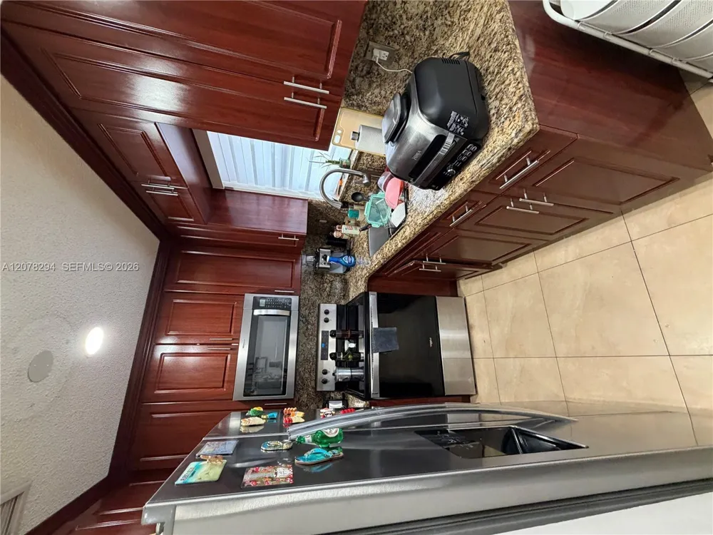 5935 W 26th Ave #204 Hialeah, FL 33016